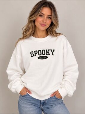 Spooky Season White Halloween Crewneck Sweatshirt – Bats – Size Large